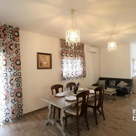 Σπίτι διακοπών Inmobooking Flon Relax Σαλού